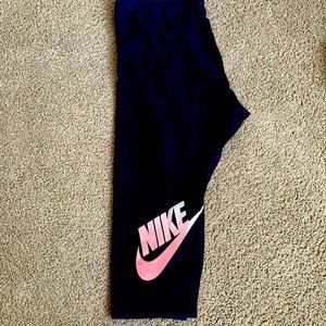 Nike Plus Size Cropped Leggings